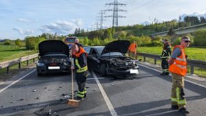Bundesstraße 88: Zwei schrottreife Autos nach Fehler beim Wenden