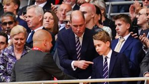Prinz George mit Papa William beim Fußball